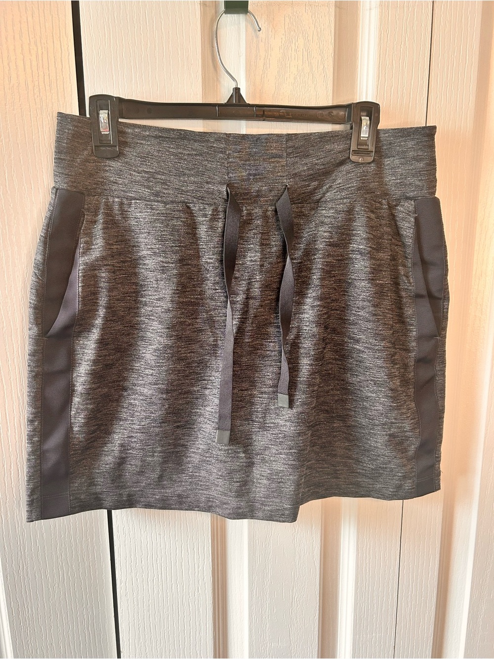 Athleta Women’s MT Metro Downtown Heathered Charcoal Drawstring Active Skort